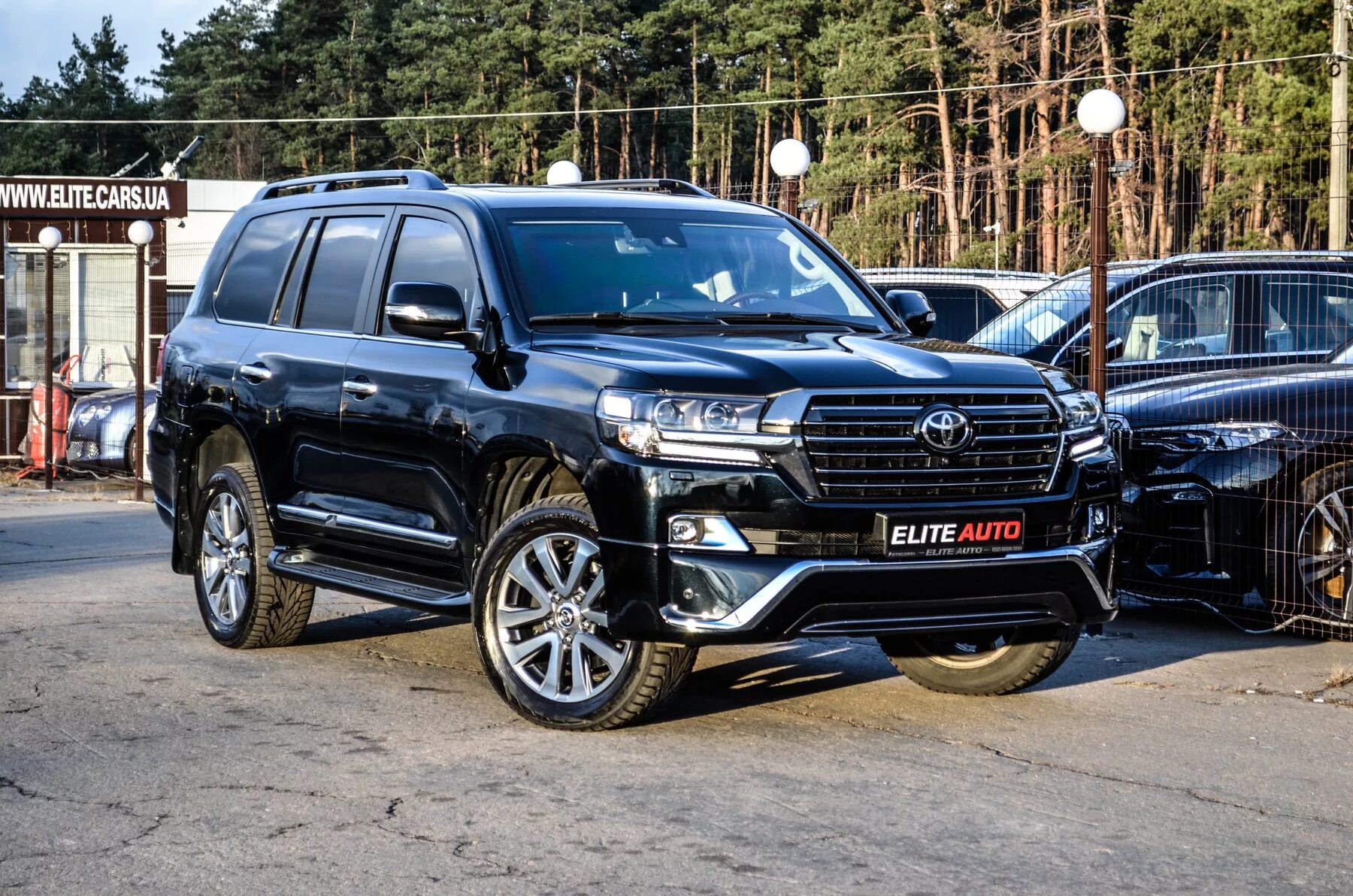 бронированный крузер. 6l v8. Toyota land cruiser gxr 2016. Toyota land cruiser 200 army. бронированный крузер.