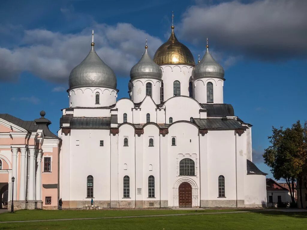 Храм Святой Софии в Новгороде. Апсиды Софийского собора в Новгороде. Сайт церквей новгорода