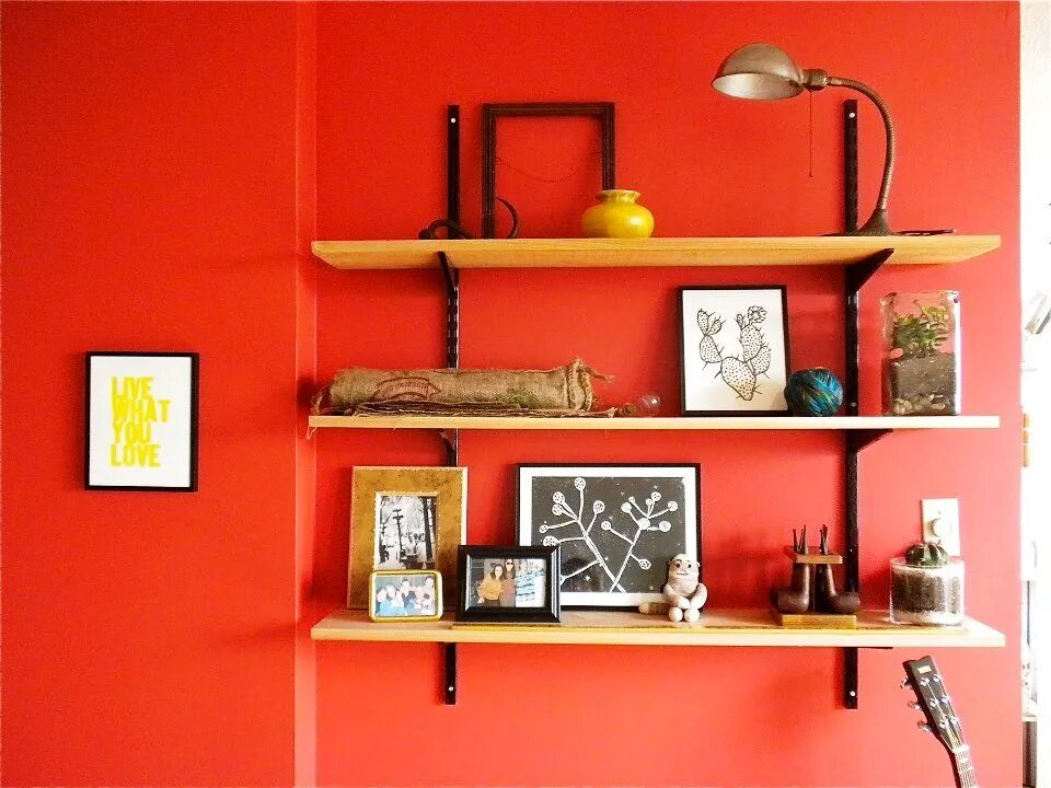 деревянные полки на стену. небольшие полочки на стену. полочки на стену. полки настенные. угловые полки.