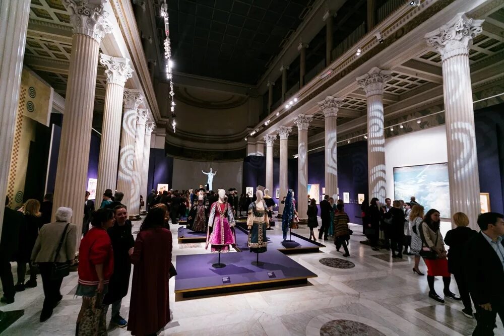 музей пушкина новый год. пушкинский бал губкинский университет. новогодний бал в пушкинском музее. елка в пушкинском музее. музей пушкина новый год.