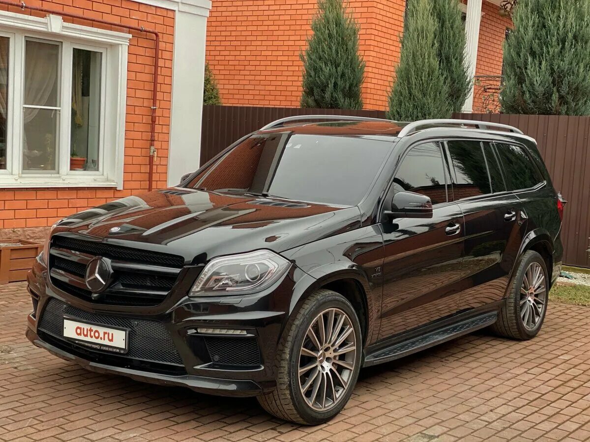 Купить мерседес джи. Mercedes Benz gl 63 AMG. Mercedes Benz gl class gl 63 AMG. Мерседес АМГ 63 внедорожник. Mercedes-Benz gl 63 AMG 2013.