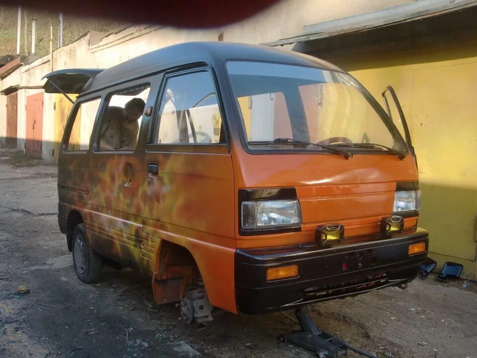 Damas tuning 2022. Daewoo damas 1990. Митсубиши damas запчасть. Красный дэу дамас. Запчасти дамас.