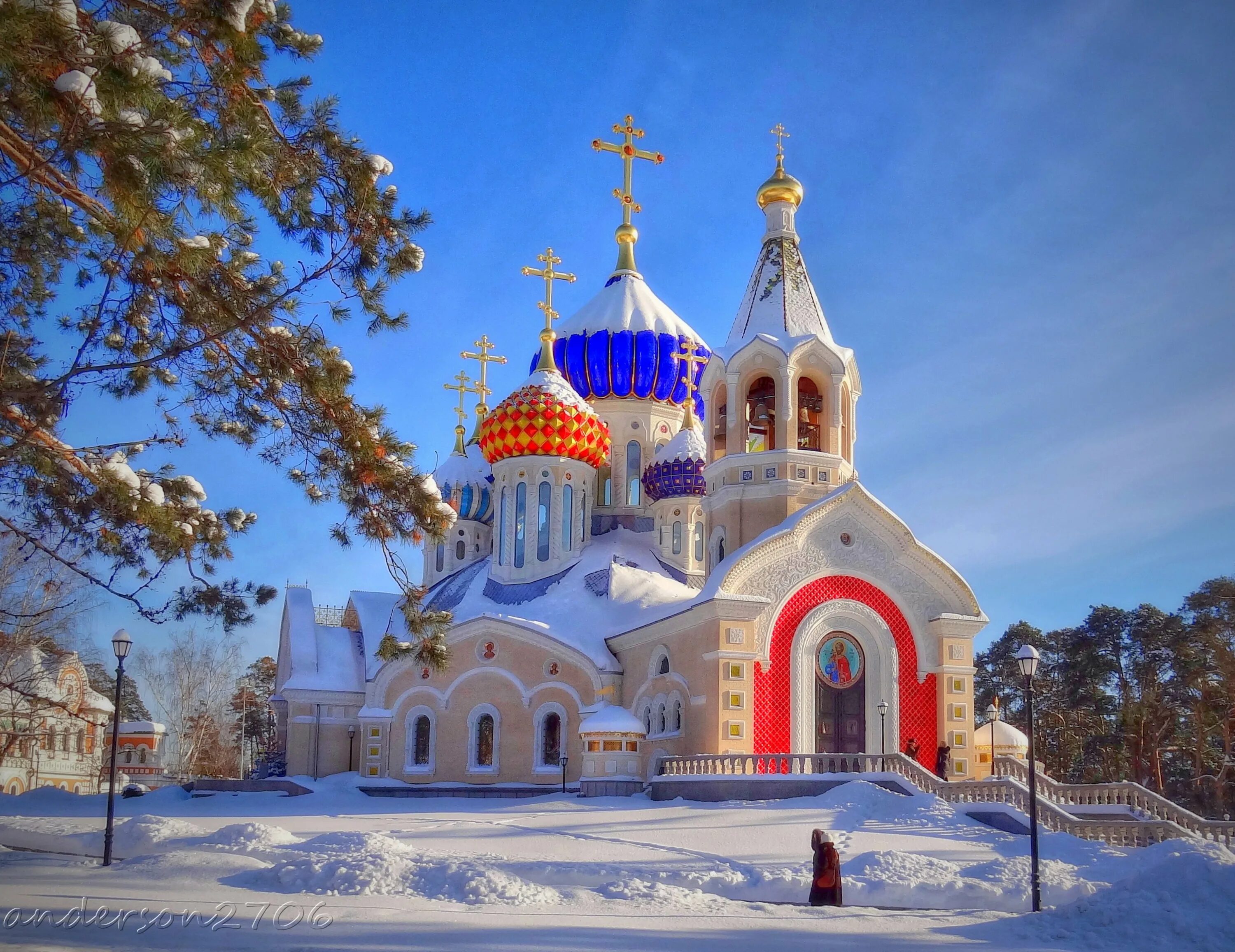 Православная церковь телефон. Патриаршее подворье в Переделкино. Преображенский храм в Переделкино. Церковь Святого Игоря Черниговского зимой. Храм Святого Игоря Черниговского, Переделкино, Москва.