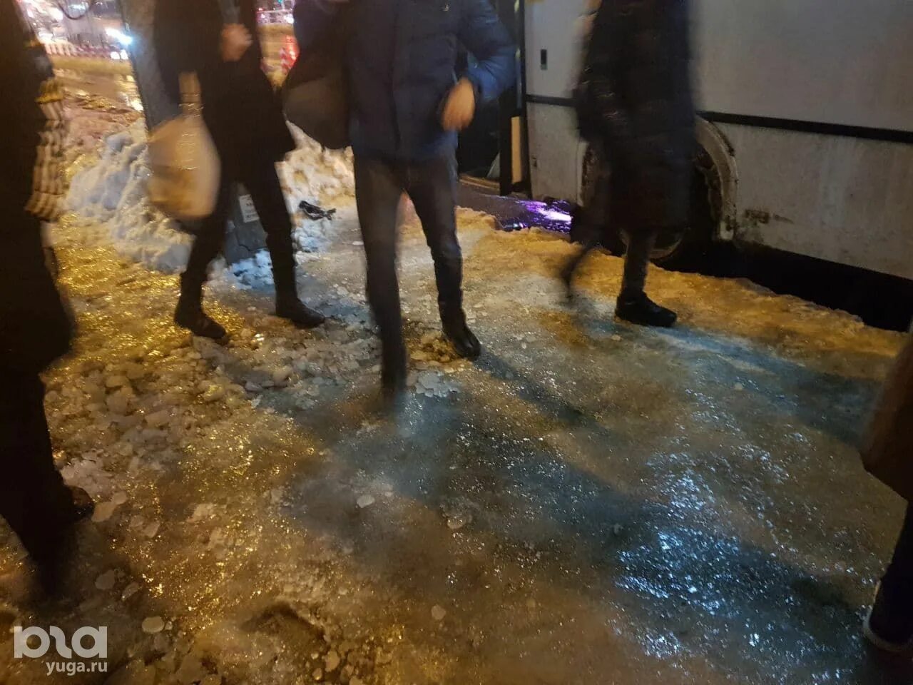 Есть ли гололед в краснодаре. Гололед краснодар. ледяной дождь в краснодаре 2014. гололед в краснодаре 2014. ледяной дождь краснодар 2014г.
