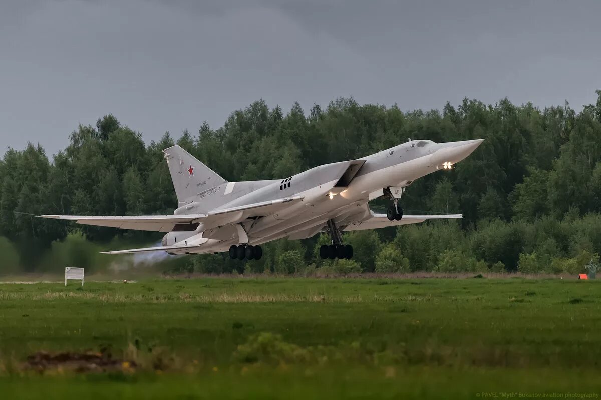 Ту 22 количество в россии. Ту-22м3. Ту-22м3 сверхзвуковой самолёт. Бомбардировщик ту-22м3. Ту 22м3 морской авиации.