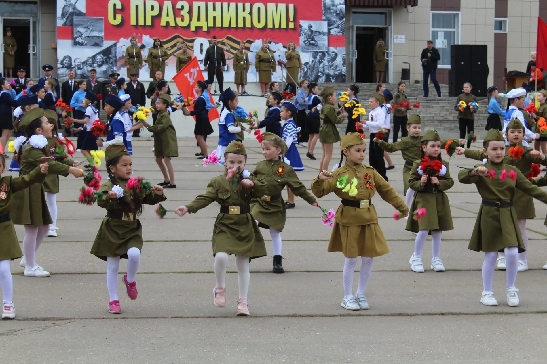 Гисметео тюльган. Тюльган день Победы. Киров празднование дня Победы в. Празднование 9 мая в Калининграде. Празднование 9 мая Оренбург.