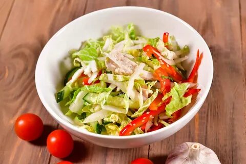Салат овощной с капустой и болгарским