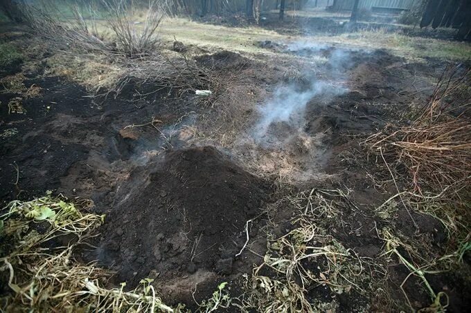 Как горят торфяники под землей фото В Ярославской области ликвидировали лесной пожар на площади более 15 га: Яндекс.