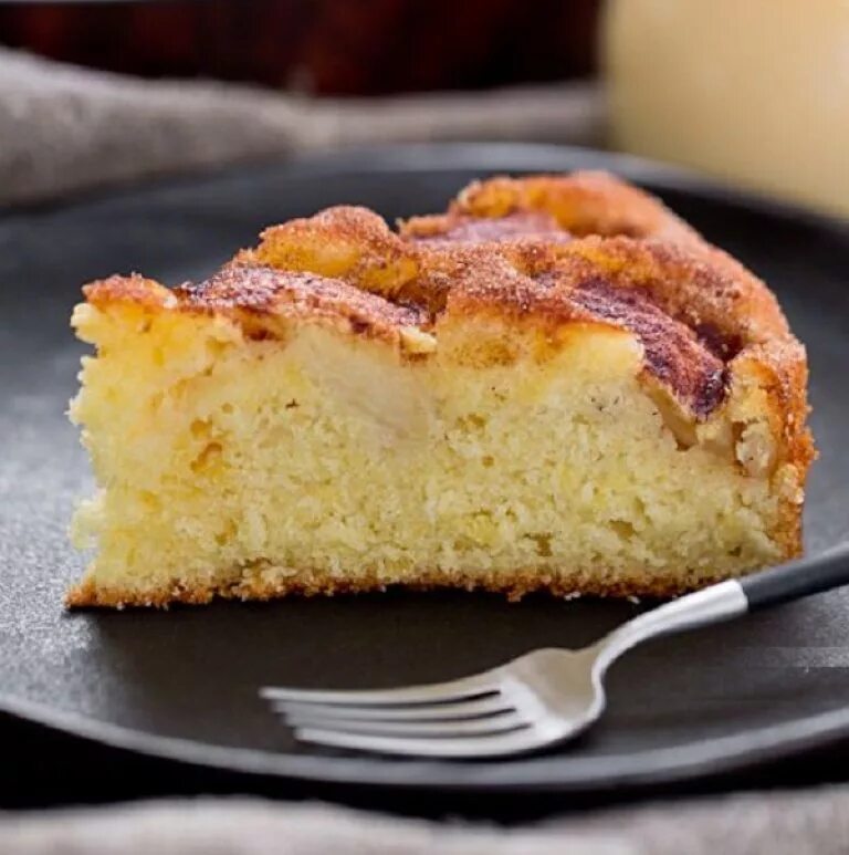 Простой пирог рецепт фото. Творожник пирог. Творожный пирог с творогом. Пирог с яблоками в духовке. Выпечка с творогом и яблоками.