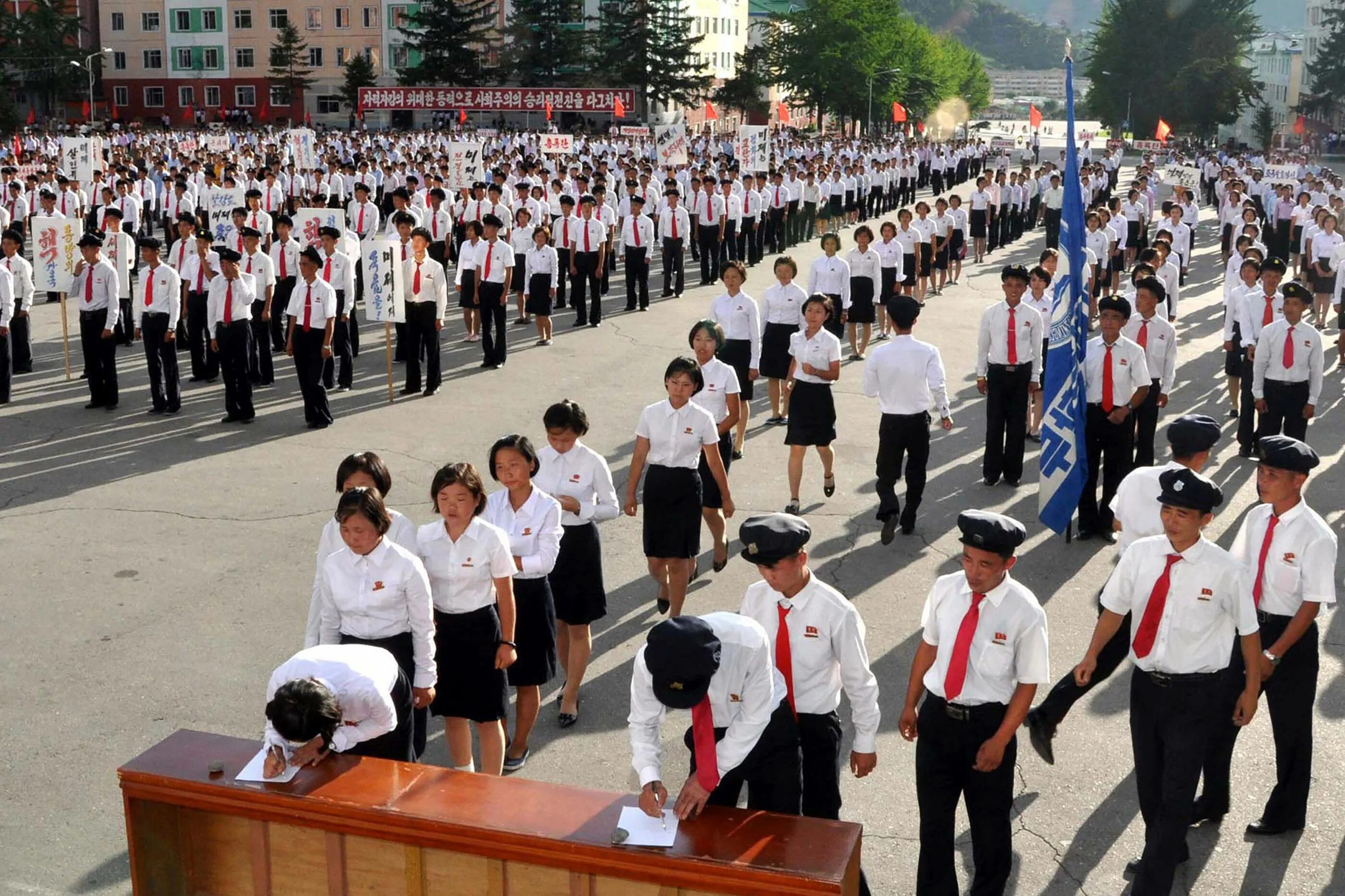 Северная Корея. Северная Корея университет. Северная Корея школа. Молодежь Северной Кореи.