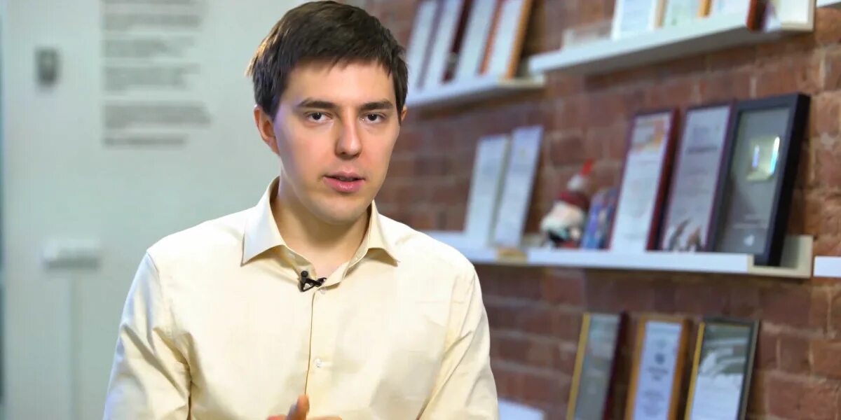 Основатель skyeng георгий соловьев. Основатель skyeng георгий соловьев. Харитон матвеев skyeng. Георгий соловьев. Гоша соловьев скайэнг.