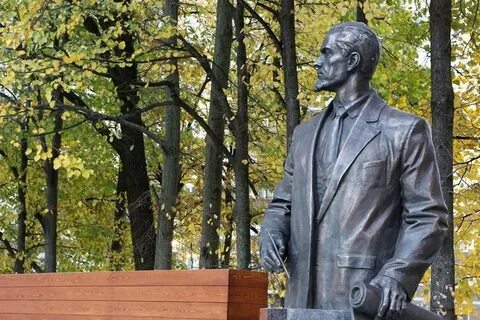 Памятник архитектору
