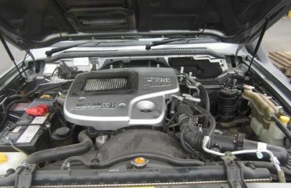 Ниссан патрол y61 3. 2 diesel. Nissan patrol y61 мотор. Двигатель ниссан патрол у61. Patrol y61 под капотом.