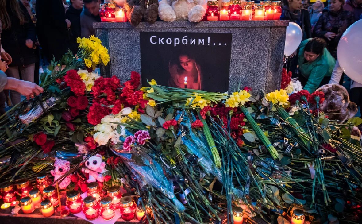 Какого числа зимняя вишня сгорела в кемерово. Зимняя вишня кемерово 2018. тц зимняя вишня кемерово.