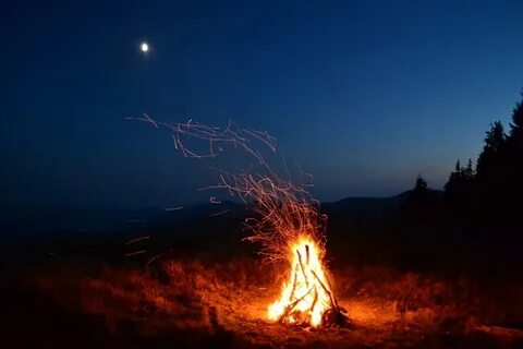 Ночь костер луна