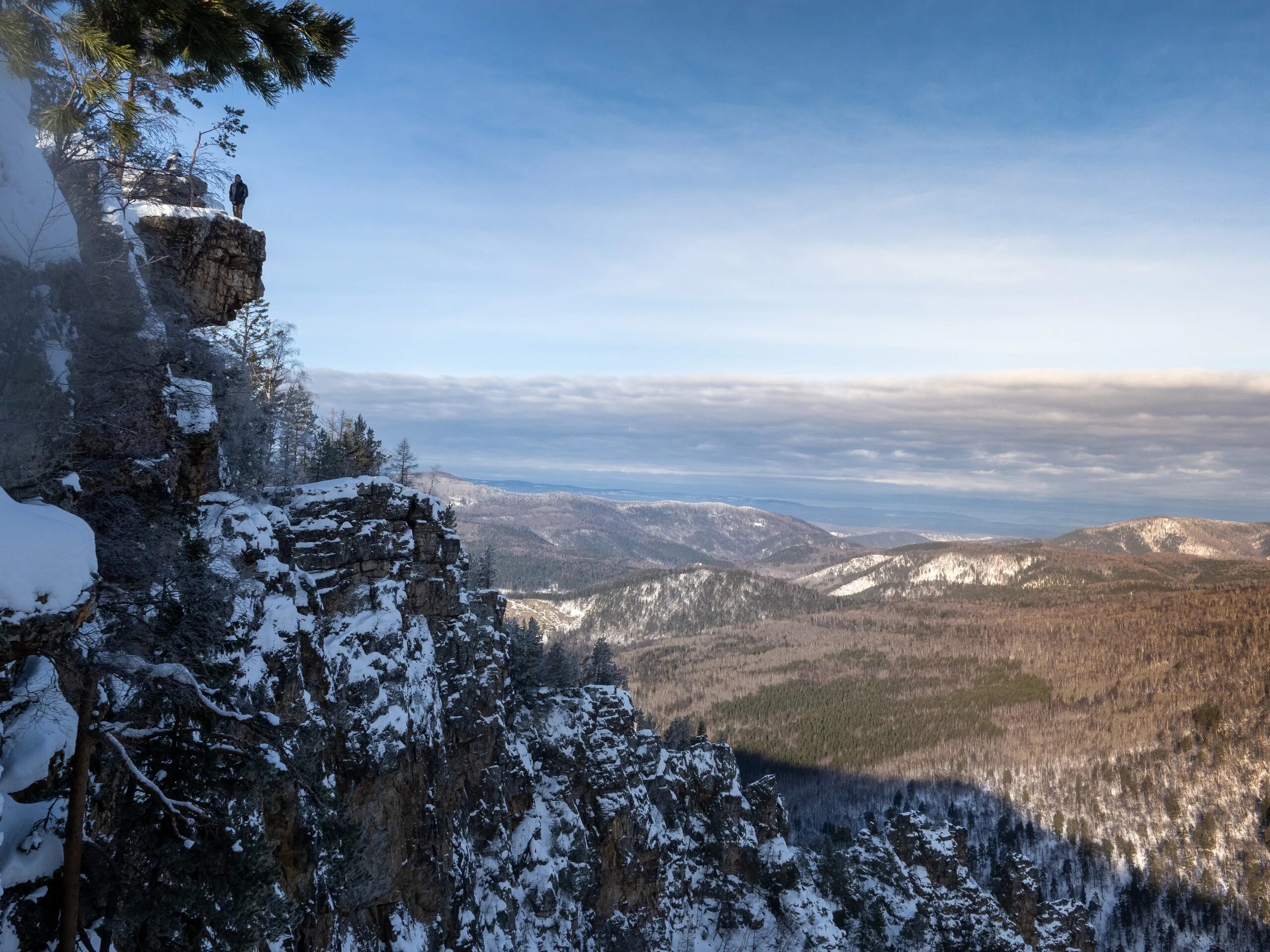 Хребет караташ уфа. Гора в белорецком районе айгир. Айгир гора башкирия. Гора уфа айгир. Горны в уфе.