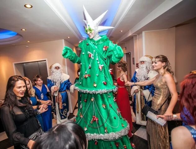 Снегурочка аниматор. Костюм ёлки. Теотральный костюм ёлки. Костюм елочки аниматор. Костюм ёлки.