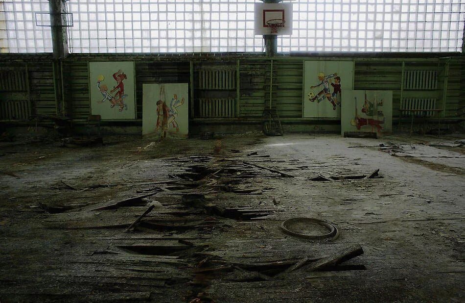 Чернобыль жуткие. Город Припять после взрыва атомной электростанции. Припять город призрак. Чернобыль школа 1986. Припять после аварии на Чернобыльской АЭС.