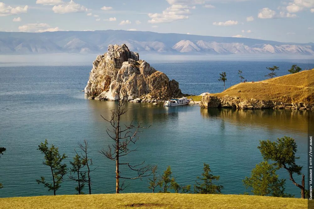 Остров Ольхон на Байкале. Байкал Ольхон берег. Иркутск остров Ольхон. Ольхон Байкал летом.