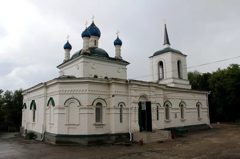 Сайт дубовка волгоградской. Дубовка храм Покрова Божьей матери. Покровская Церковь Дубовка. Церковь Покрова в Дубовке Волгоградской. Храм Святой Троицы Дубовка.