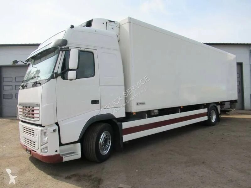 Вольво fh 15 тонник. Скания 10т тент. Volvo fh 420 реф. Volvo fh12 15 тонн изотермический фургон. Вольво 15 тонн.