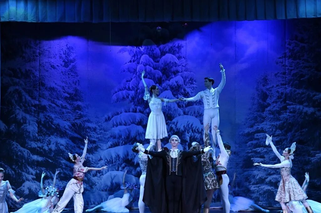 парижская опера балет. опера-балет галантная европа. музкомедия хабаровск. хабаровский краевой театр драмы хабаровск. театр оперы и балета им.