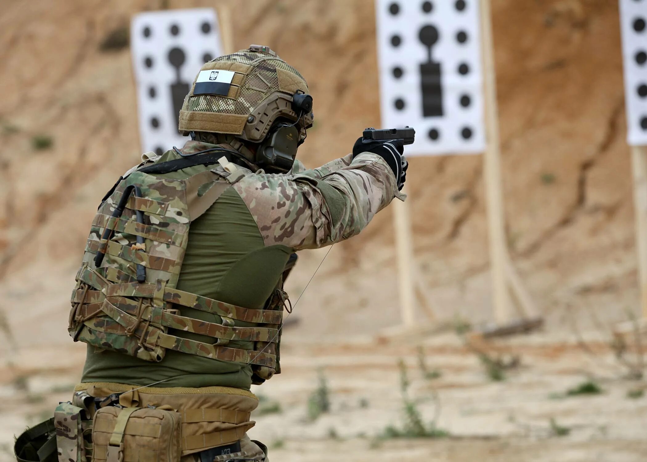 Камуфляж acupat (ucp). Брдм 2 с птур конкурс. U. Военное фото солдата. De alencar.