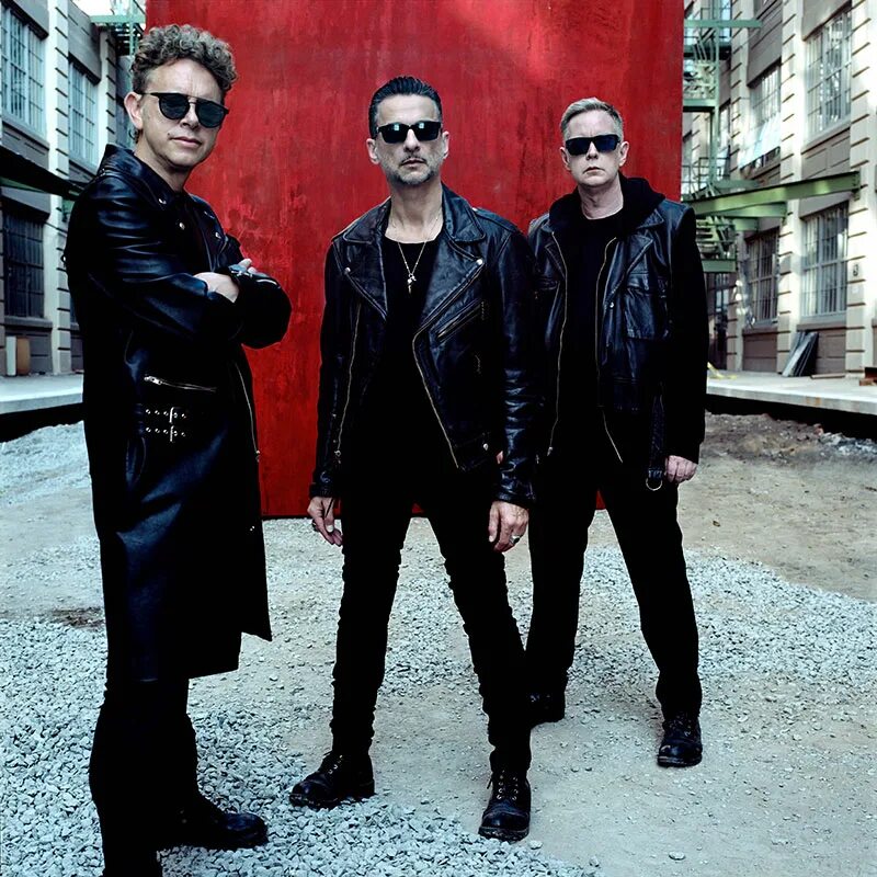 Бесплатная музыка депеш мод. Depeche mode. depeche mode фото. depeche mode фото в высоком качестве. депеш мод черный фон.