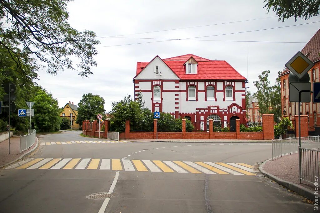 балтийск магазины. проспект ленина балтийск. балтийск старое здание. мебельная ярмарка озерск калининградская область. гоголя балтийск 16.