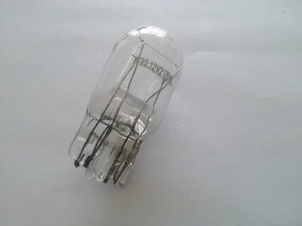 Лампа 12v 5w двухконтактная