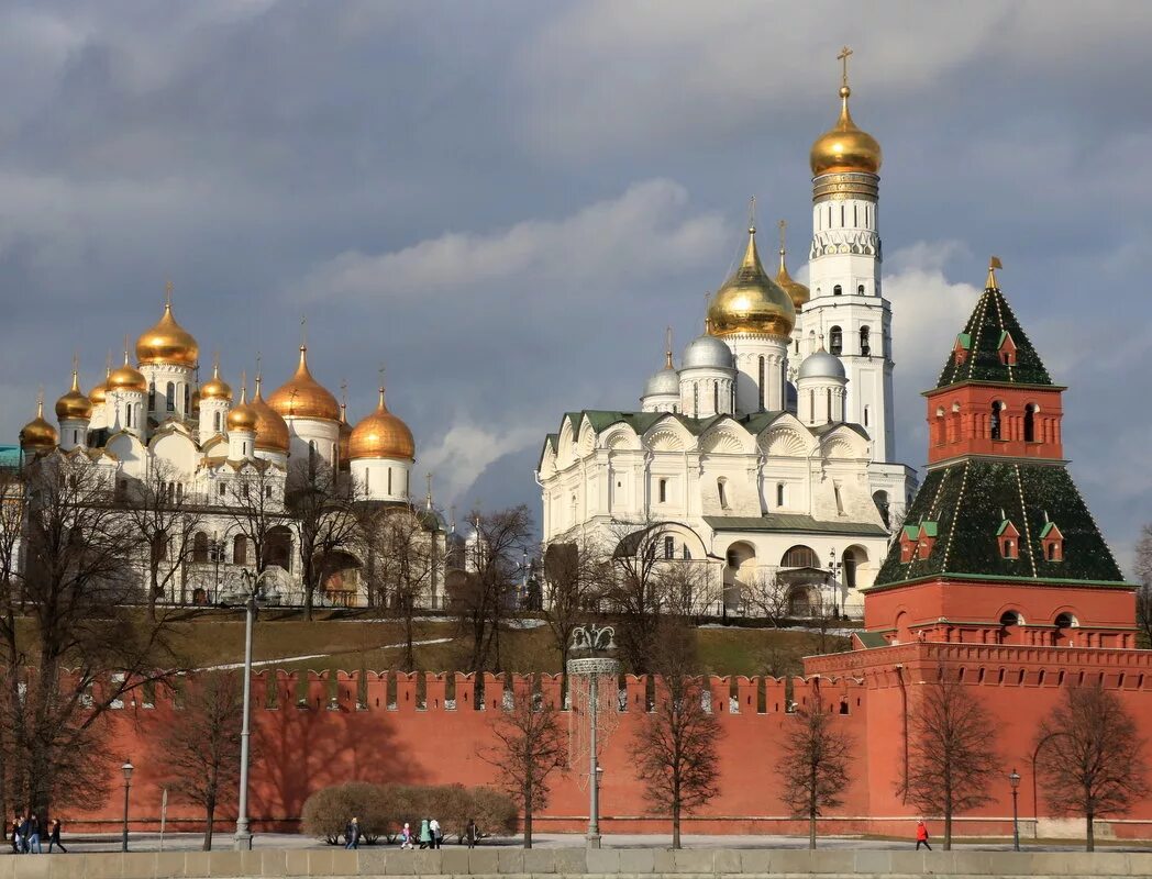 Соборная площадь Московского Кремля. Ансамбль Московского Кремля. Ансамбль Соборной площади Московского Кремля. Соборная площадь: соборы Московского Кремля. Московский кремль имеет двадцать