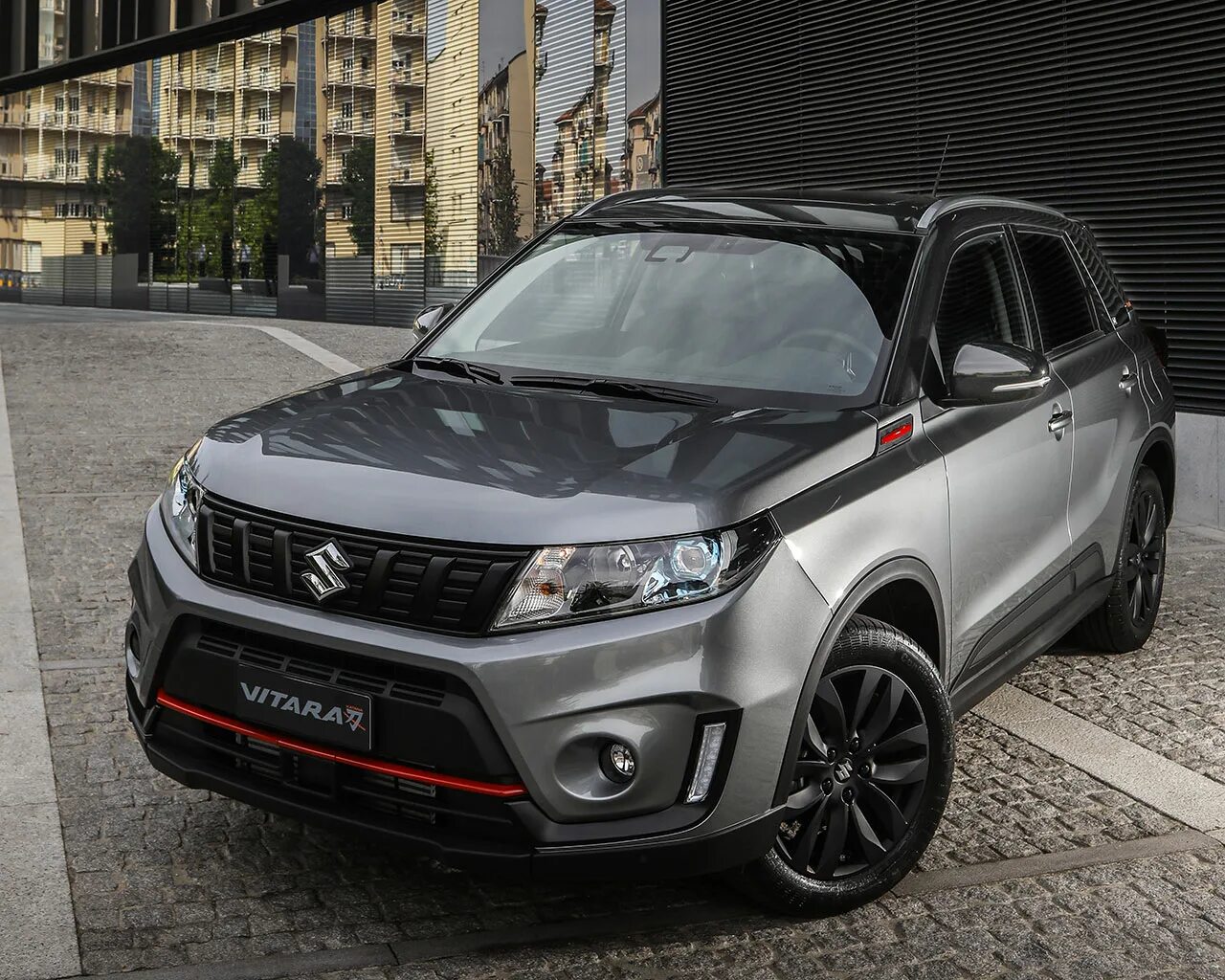 Suzuki sx4 hatchback. Индия судзуки витара. Suzuki vitara лимитированная 30. Suzuki grand vitara 2015. Сузуки витара 2017.