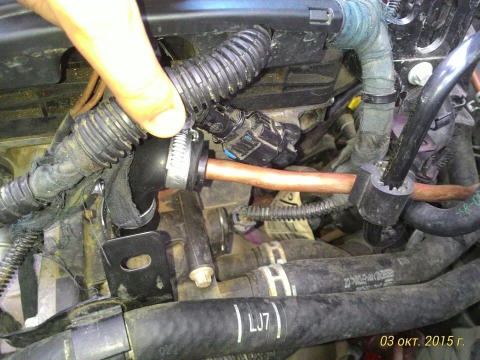 Подогрев сапуна. Подогрев сапуна. Маслоуловитель картерных газов ваз 2131 инжектор. Подогрев сапуна. Патрубок на фиат дукато 250 сапун.