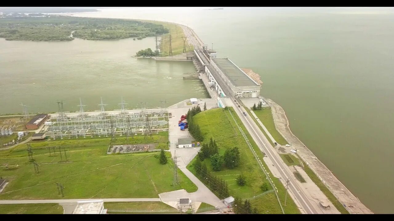 Обь водохранилище. Плотина ГЭС Новосибирск. Шлюз Новосибирской ГЭС. Дамба ОБЬГЭС Новосибирск. Новосибирская ГЭС Советский район.