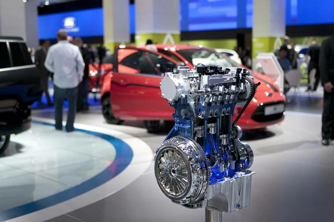 Самые надежные мощные двигатели. Ford ECOBOOST. Экобуст 1.0. Двигатель автомобиля. Мотор машины.