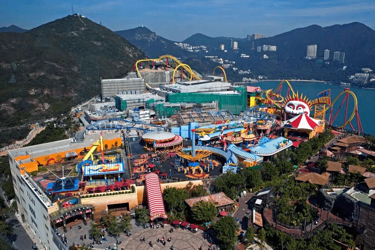 Ocean park в гонконге. Гонконг аквапарк. Океанский парк гонконг. Ocean park hong kong аттракционы. Оушен парк в гонконге.