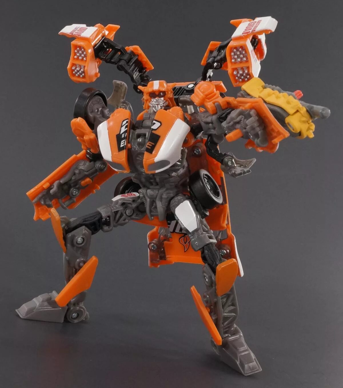 Battle track. Роудбастер трансформер. track battle roadbuster. transformers dotm toy roadbuster. трекеры трансформеры роудбастер.