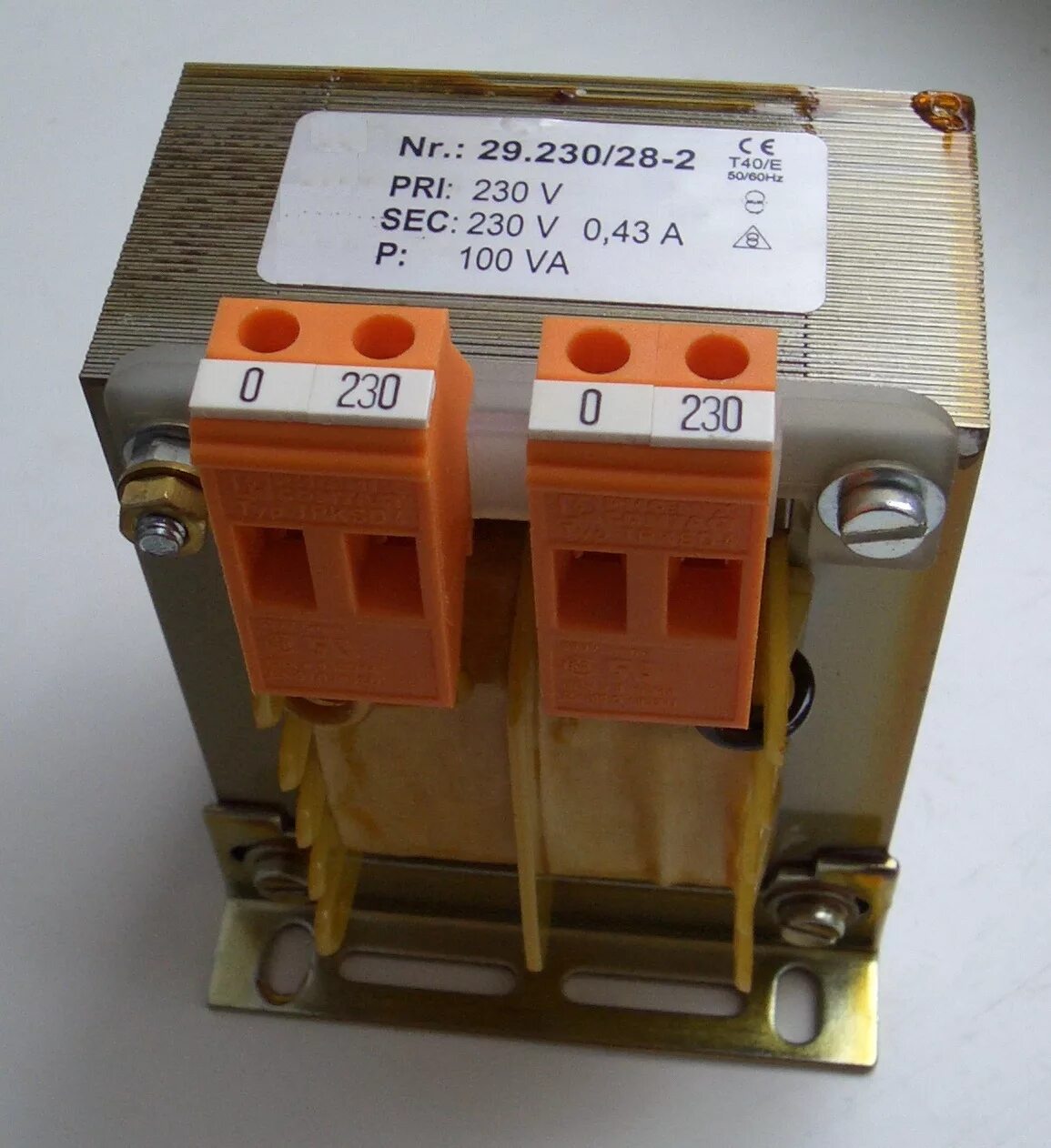 Трансформатор тока 220 вольт. Трансформатор разделительный 220/36. Трансформатор ABB 230/220. Трансформатор 220 на 36 вольт. Понижающий трансформатор 230/36.
