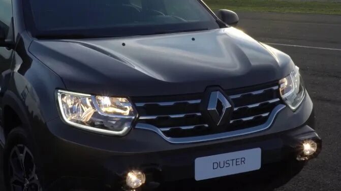 Фары renault duster. Бампер Рено Дастер 2021. Новый Renault Duster 2021 фары. Фара Дастер 2. Рено Дастер 2021 черный.