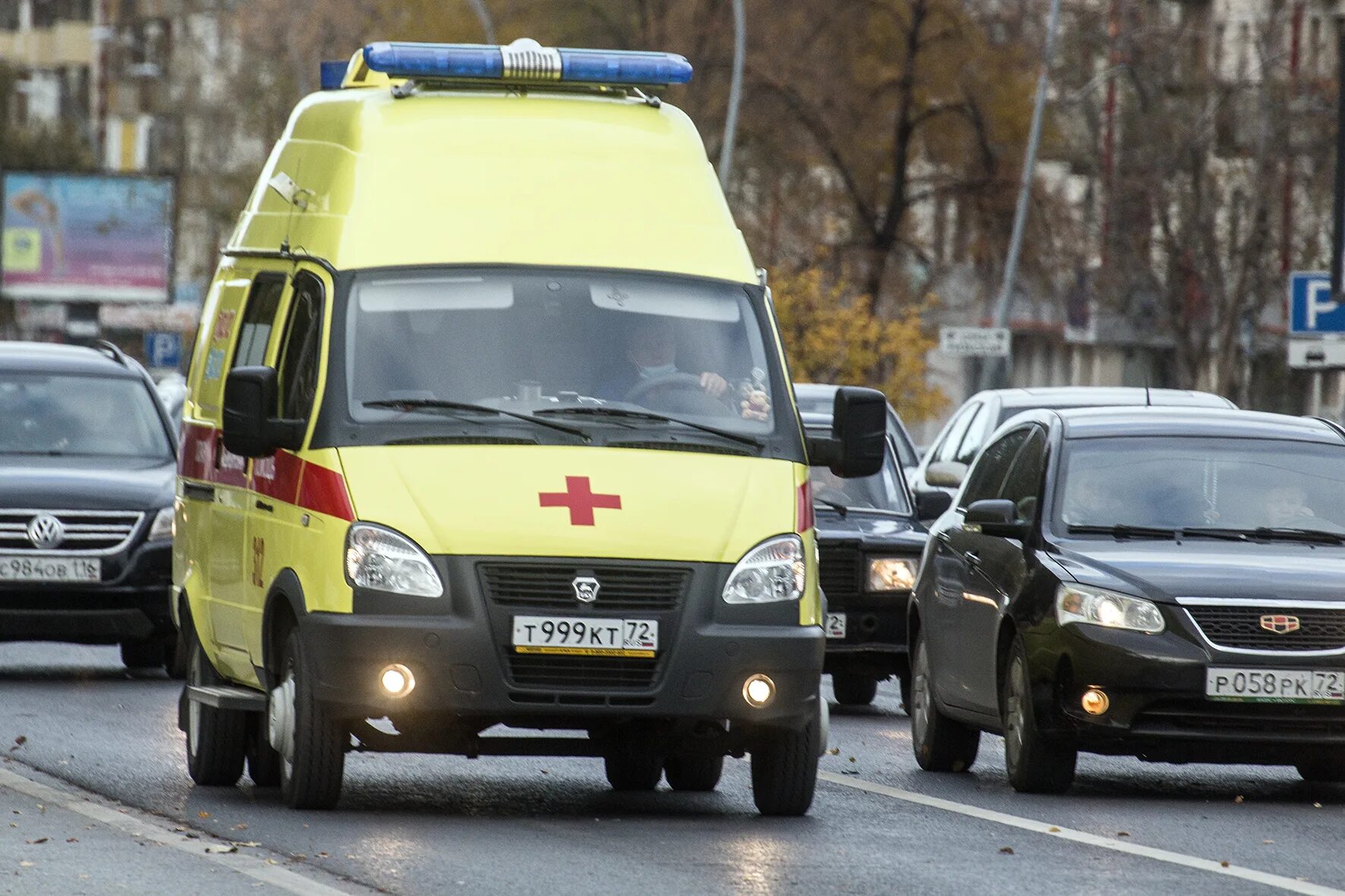 Бригада скорой помощи. Вызов скорой помощи тюмень. Скорую помощь. Вызов скорой помощи тюмень. Скорая медицинская помощь.