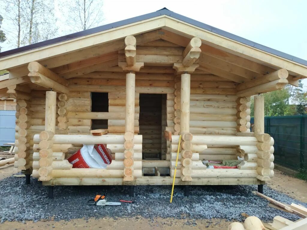 Дом из калиброванного бревна. Баня из калиброванного бруса. баня из калиброванного бревна. сруб из калиброванного бревна. баня с калиброванного бревна.
