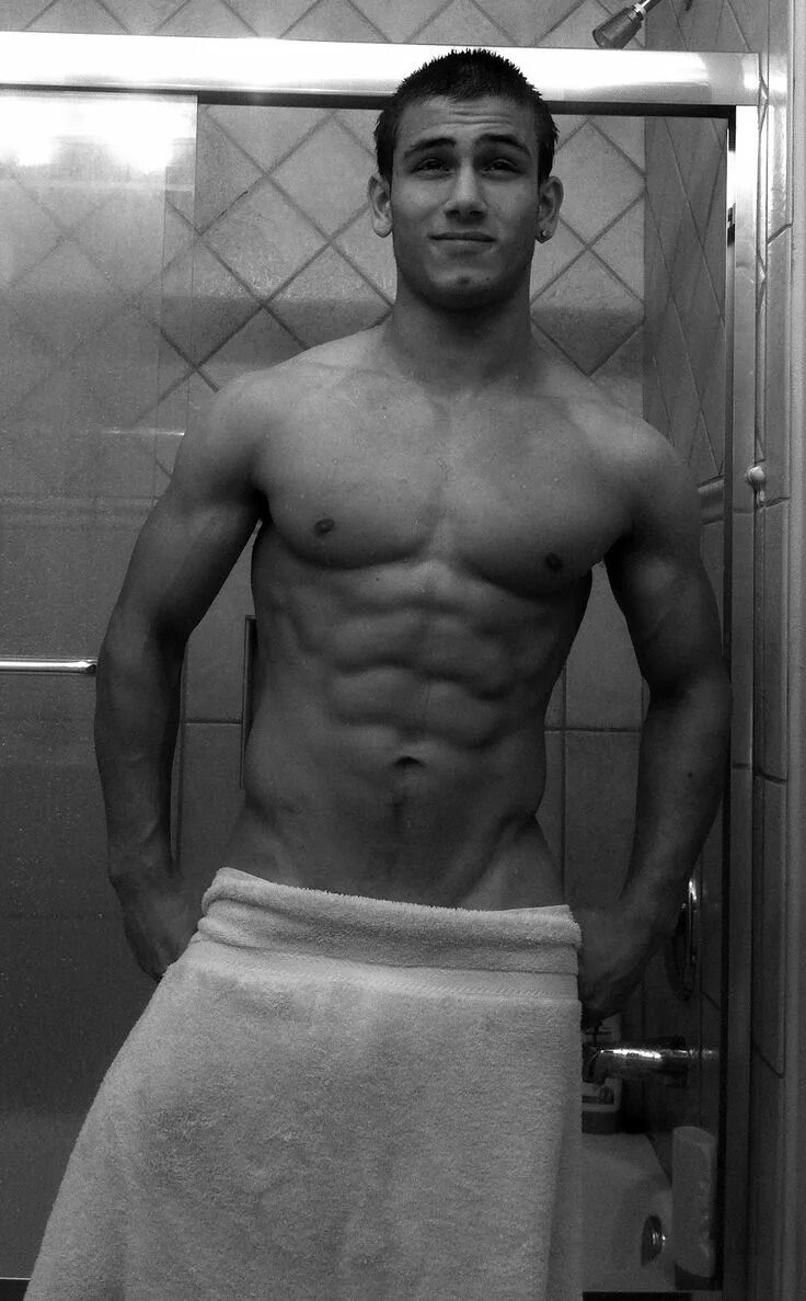 Michael Hoffman body. Michael Hoffman 2. Парень в полотенце. Фотосессия мужчины в полотенце