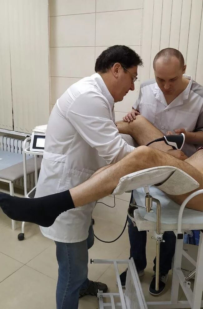 какой врач проверяет простату