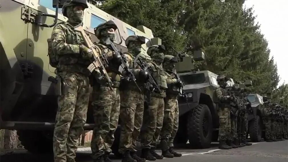 Милош банджур. Армия Косово 2022. Сербские военные в Косово. Сербские войска на границе с Косово.