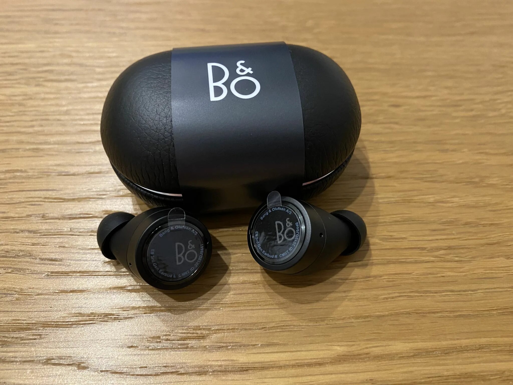 Bang olufsen beoplay e8