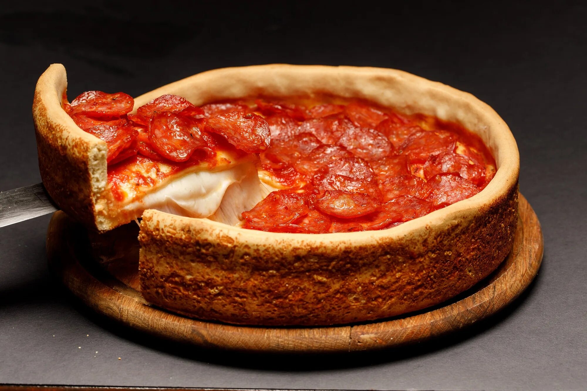 чикагская пицца в москве. американская пицца чикаго. чикагская пицца в москве. чикагская пицца в москве. чикаго блюда.