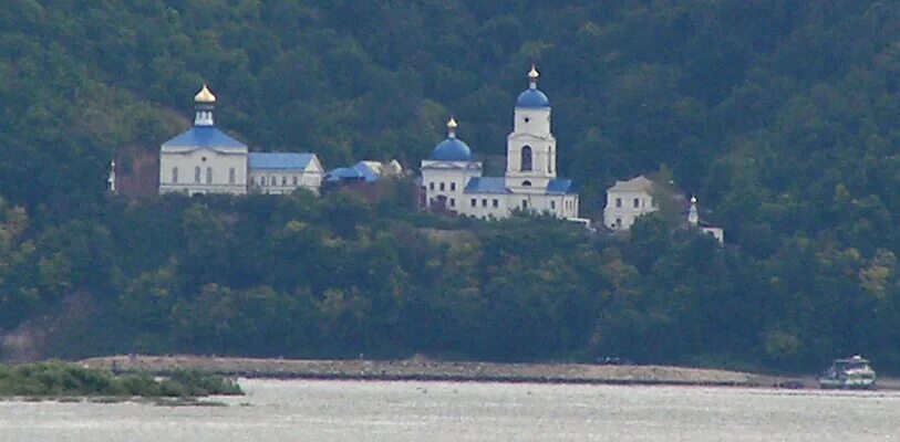 Вознесенский макарьевский монастырь. Свято-вознесенский макарьевский мужской монастырь. Причал макарьевского монастыря. Свияжская макарьевская пустынь. Свято-вознесенский макарьевский мужской монастырь.