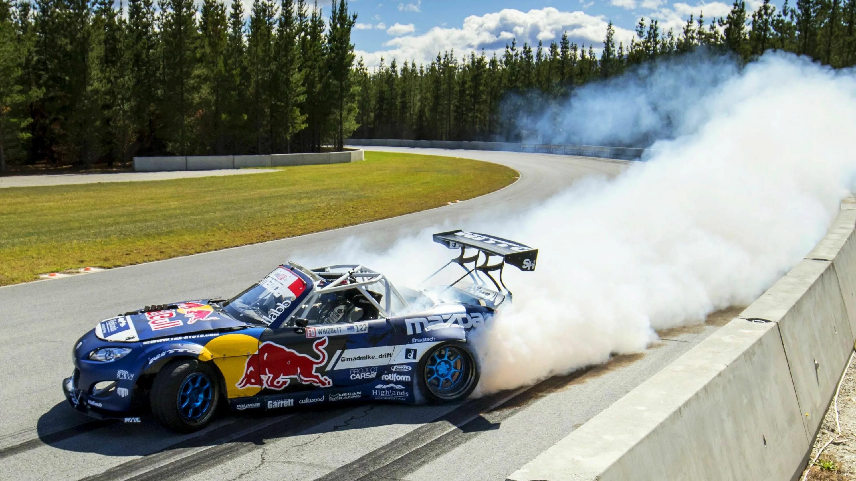 Mike drift. Мэд майк дрифтер. mazda mx5 mad mike. mazda mx5 red bull. mazda mx-5 drift.