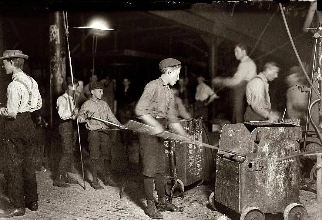 Завод сша 20 век сша. Быт рабочего класса. Фабрики в англии 19 век. Быт рабочего класса. Детский труд на заводах царской россии.