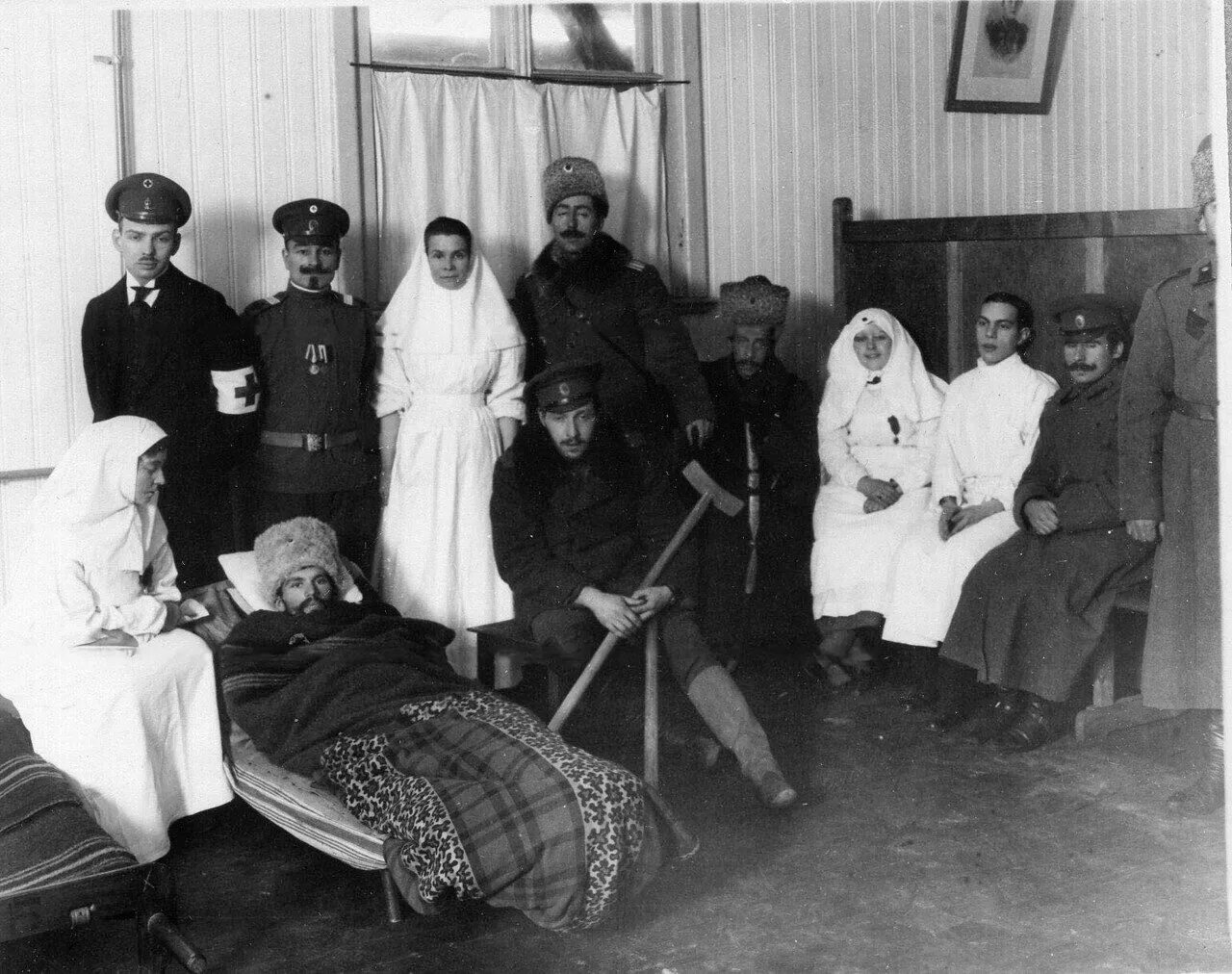 Офицер в госпитале. Императрица 1916 госпиталь.